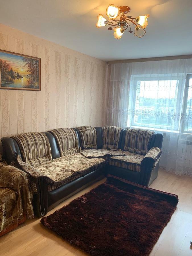 Ореховая Горка Апартаменты С Балконом И Лифтом Narva Exterior photo